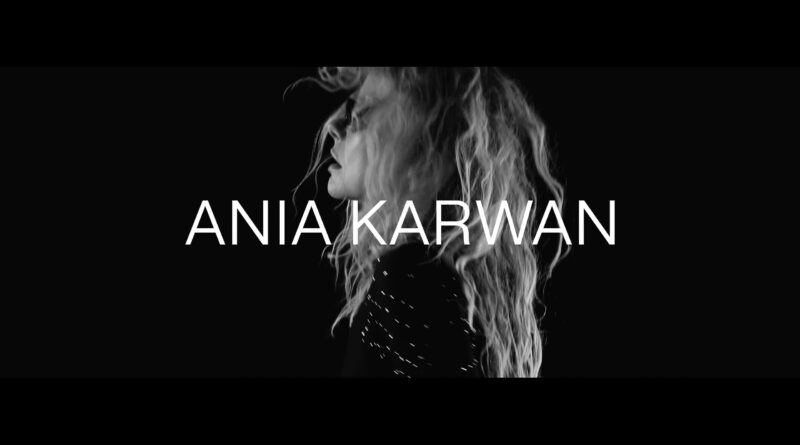 Ania Karwan - BIEGNĘ, BIEGNĘ Lyrics